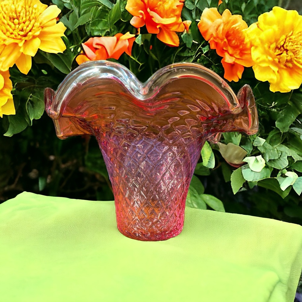 Gorgeous vintage glass diamond basket weave basket / vase / bowl with scalloped
